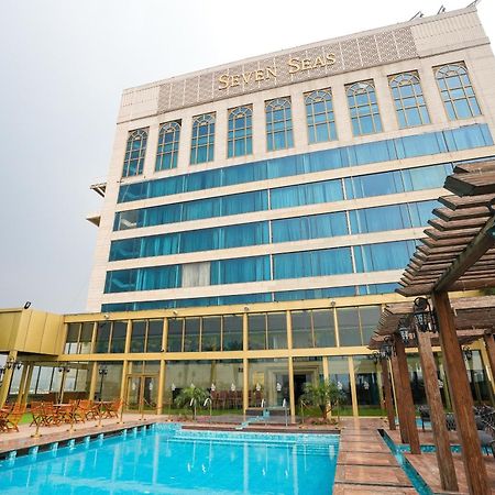Seven Seas Hotel Delhi  Exteriör bild