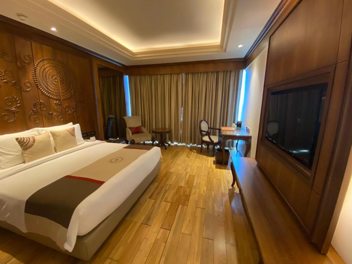 Seven Seas Hotel Delhi  Exteriör bild