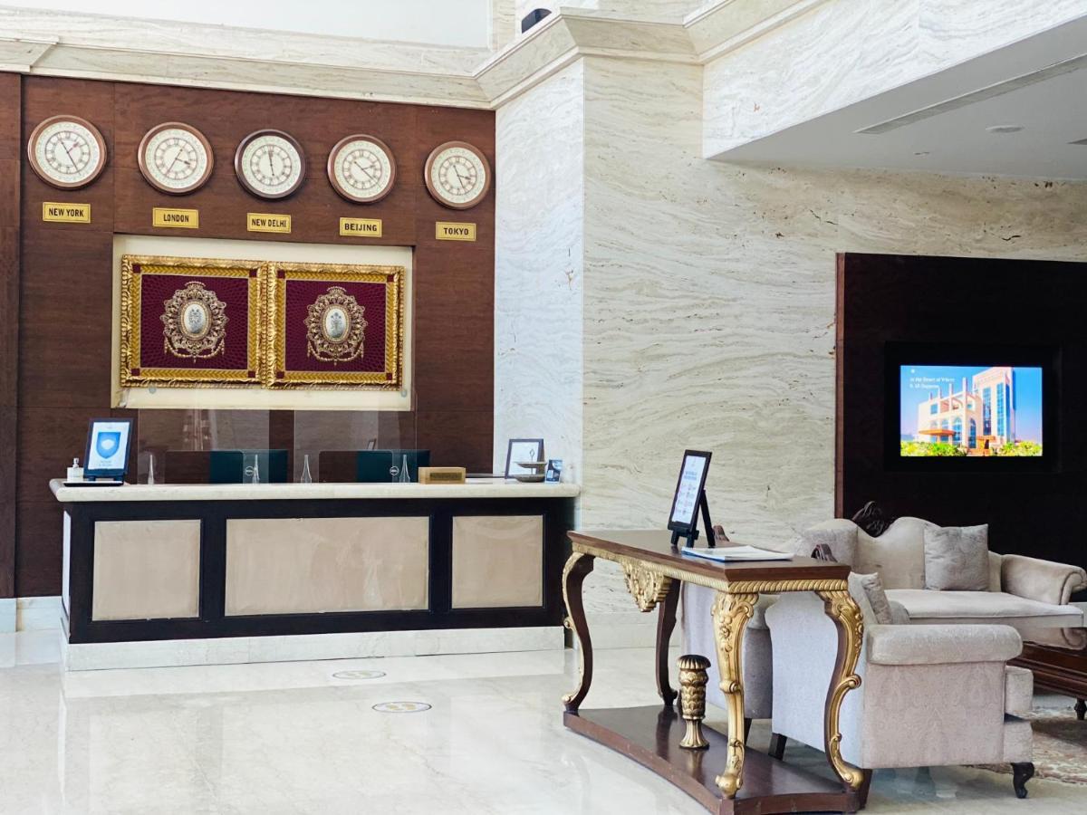 Seven Seas Hotel Delhi  Exteriör bild