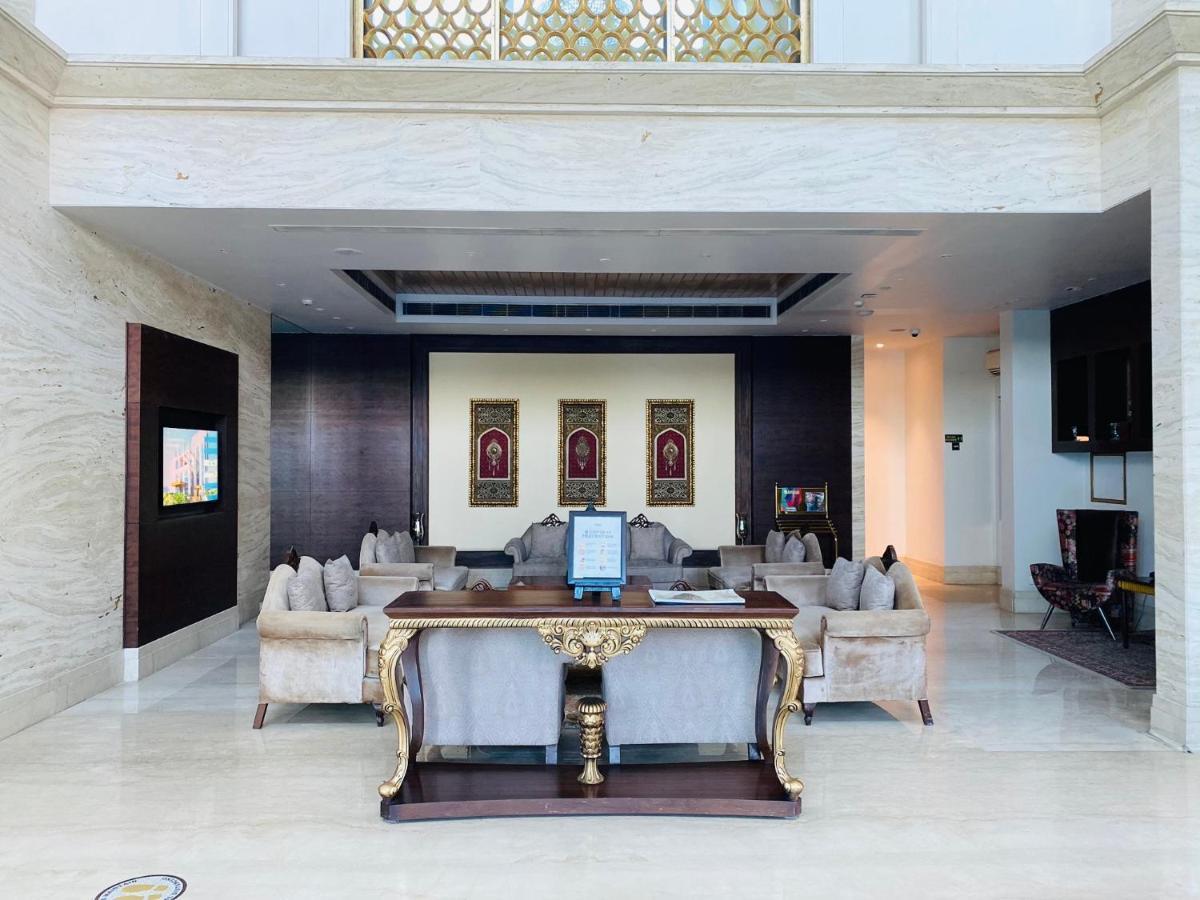 Seven Seas Hotel Delhi  Exteriör bild