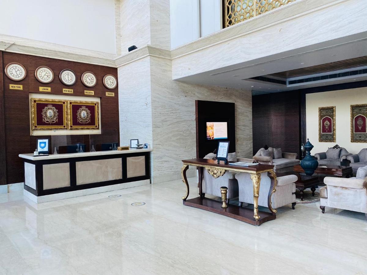 Seven Seas Hotel Delhi  Exteriör bild