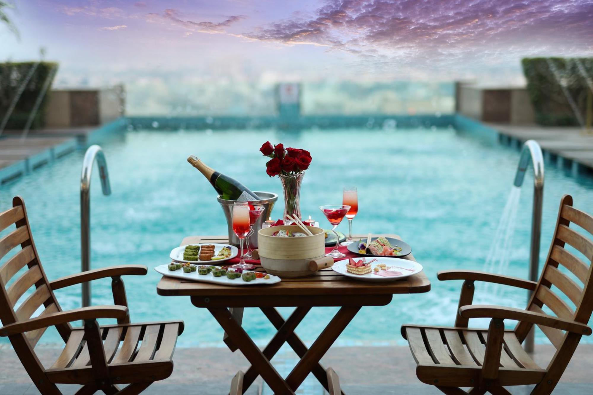 Seven Seas Hotel Delhi  Exteriör bild