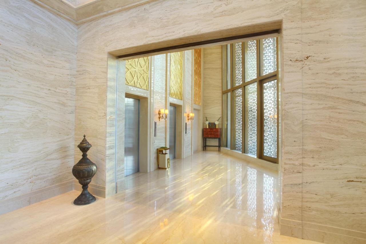 Seven Seas Hotel Delhi  Exteriör bild
