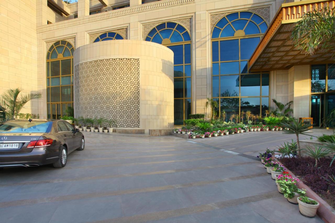 Seven Seas Hotel Delhi  Exteriör bild