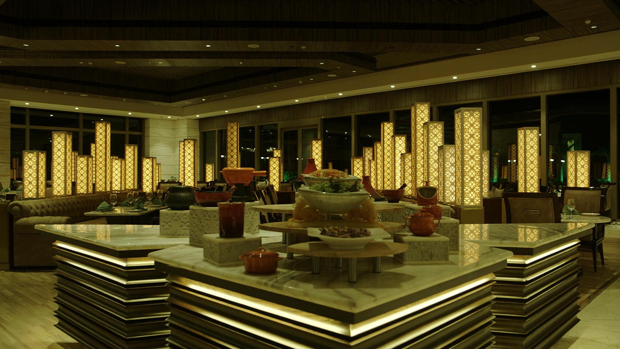 Seven Seas Hotel Delhi  Exteriör bild