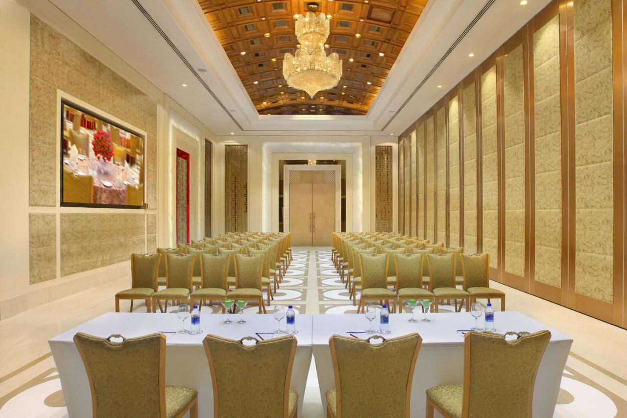 Seven Seas Hotel Delhi  Exteriör bild