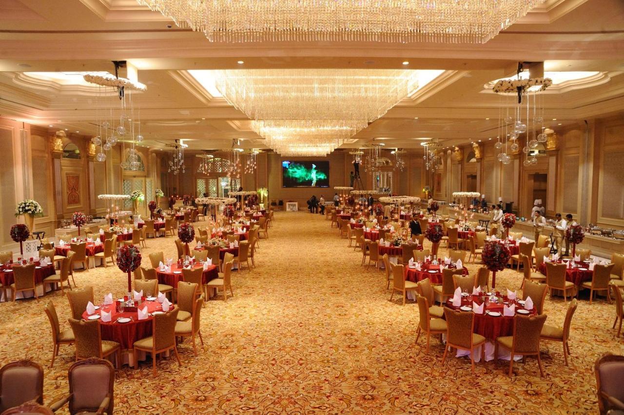 Seven Seas Hotel Delhi  Exteriör bild