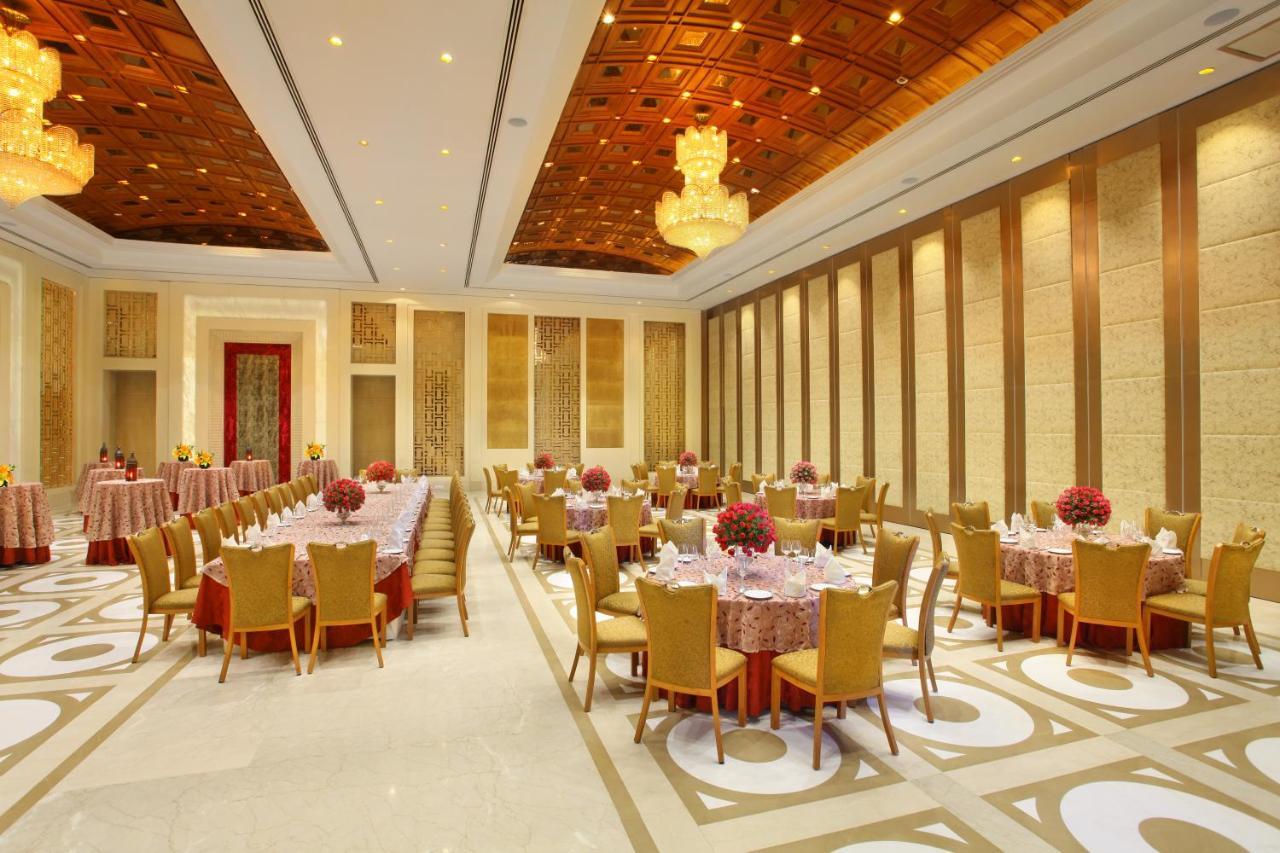 Seven Seas Hotel Delhi  Exteriör bild