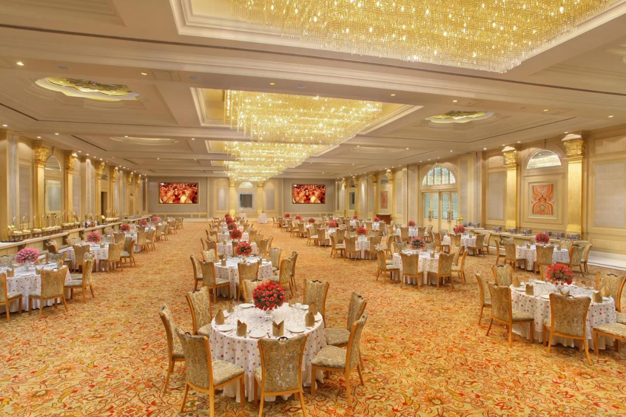 Seven Seas Hotel Delhi  Exteriör bild